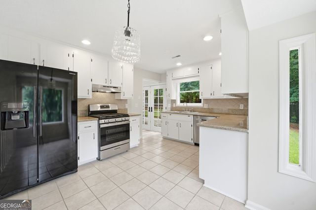 585 Rivercrest Drive, Woodstock, GA 30188