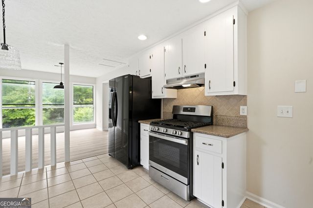 585 Rivercrest Drive, Woodstock, GA 30188