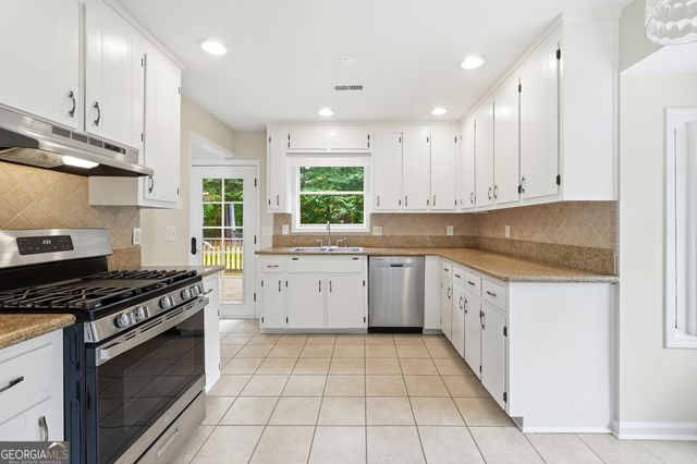 585 Rivercrest Drive, Woodstock, GA 30188