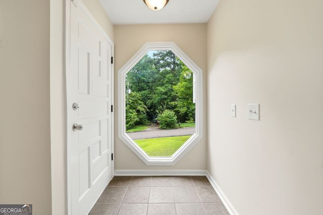 585 Rivercrest Drive, Woodstock, GA 30188