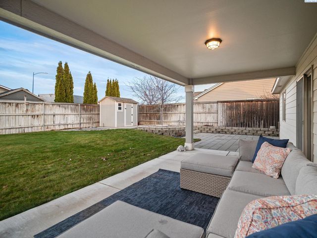 9101 Kent Pl, Pasco, WA 99301