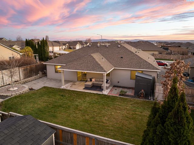 9101 Kent Pl, Pasco, WA 99301