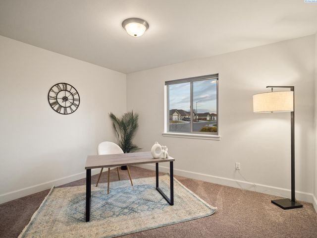 9101 Kent Pl, Pasco, WA 99301