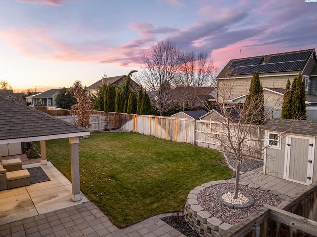 9101 Kent Pl, Pasco, WA 99301