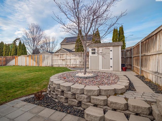 9101 Kent Pl, Pasco, WA 99301