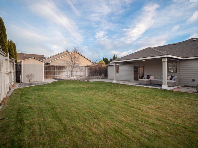 9101 Kent Pl, Pasco, WA 99301