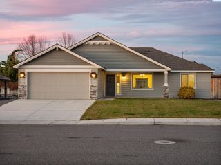 9101 Kent Pl, Pasco, WA 99301