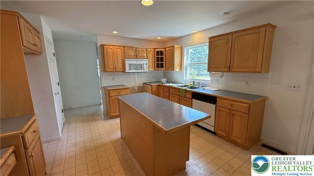 5119 Stahley Drive, Whitehall Twp, PA 18078