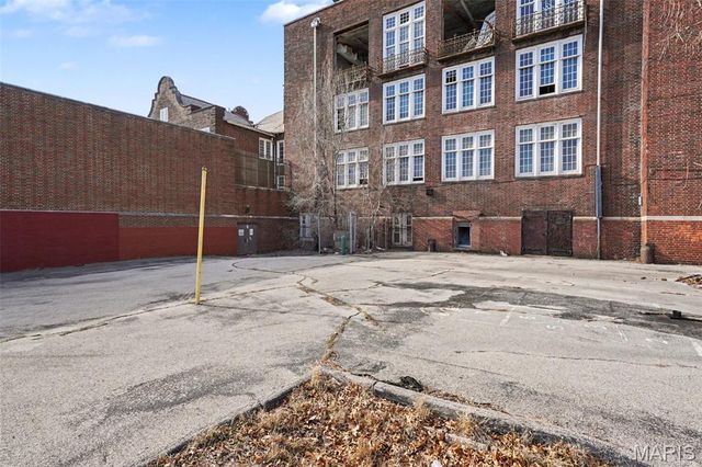 5316 Ruskin Avenue, St Louis, MO 63115