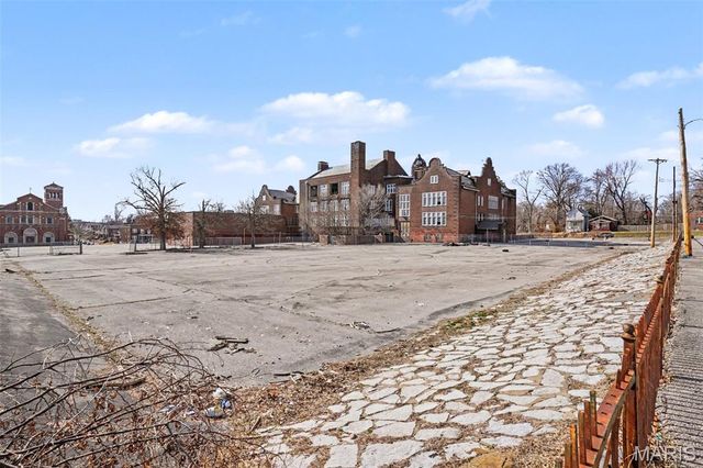 5316 Ruskin Avenue, St Louis, MO 63115