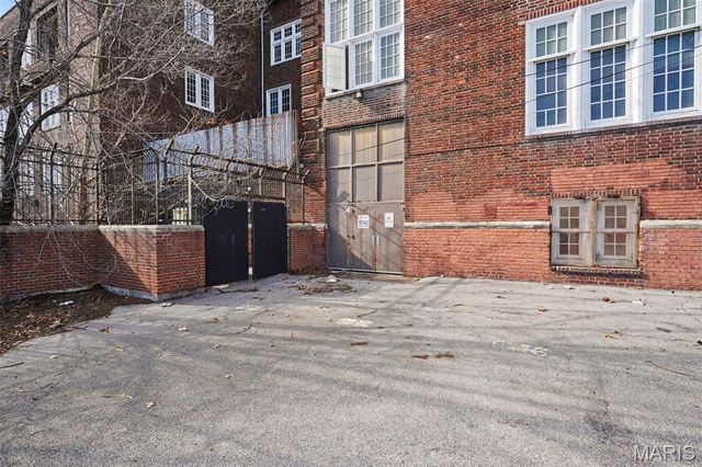 5316 Ruskin Avenue, St Louis, MO 63115