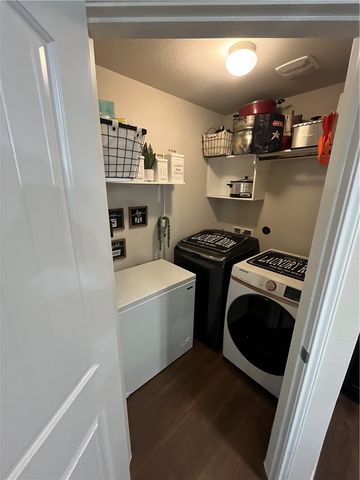 993 Crossing Drive, Bryan, TX 77803