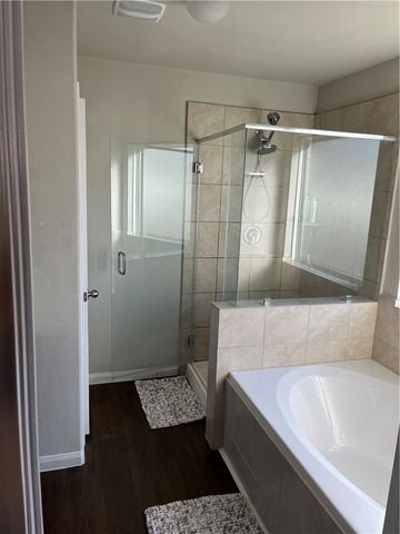 993 Crossing Drive, Bryan, TX 77803