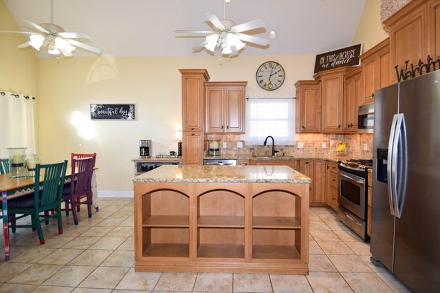 1415 Harrington Dr, Gallatin, TN 37066