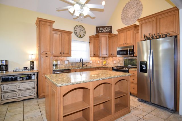 1415 Harrington Dr, Gallatin, TN 37066