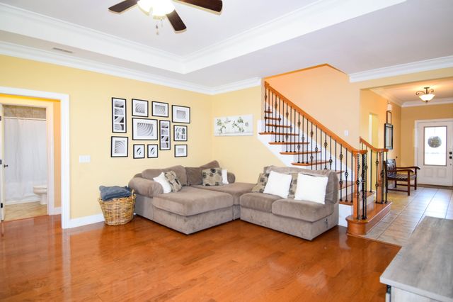 1415 Harrington Dr, Gallatin, TN 37066