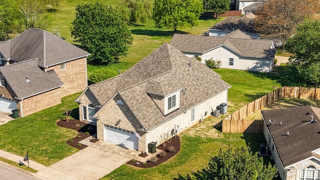 1415 Harrington Dr, Gallatin, TN 37066