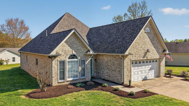 1415 Harrington Dr, Gallatin, TN 37066