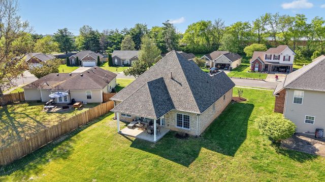 1415 Harrington Dr, Gallatin, TN 37066