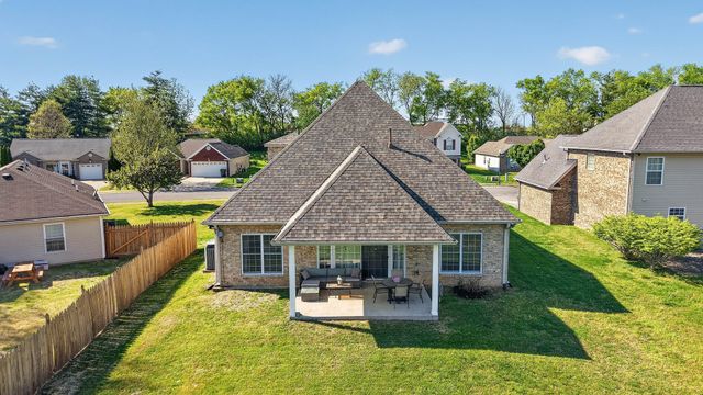 1415 Harrington Dr, Gallatin, TN 37066
