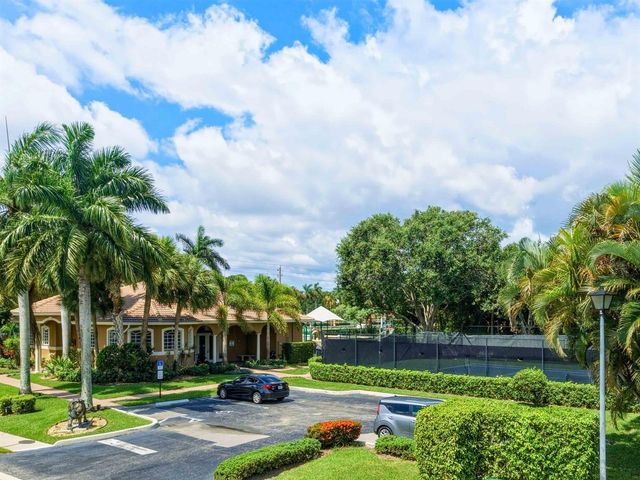 9814 Coronado Lake Drive, Boynton Beach, FL 33437