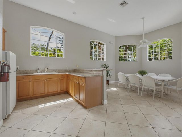 9814 Coronado Lake Drive, Boynton Beach, FL 33437