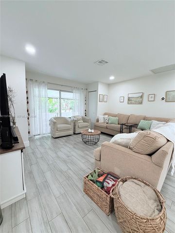 22355 SW 57th Cir, Boca Raton, FL 33428