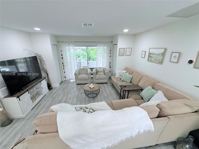 22355 SW 57th Cir, Boca Raton, FL 33428