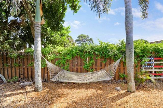 19049 SE Robert Drive, Jupiter, FL 33469