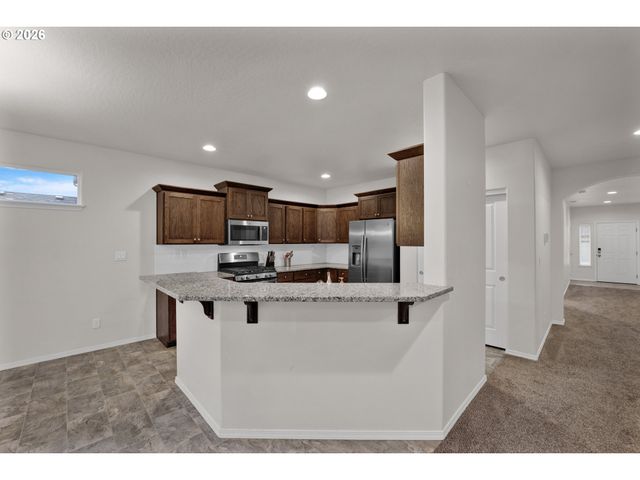 1981 S 59TH St, Springfield, OR 97478