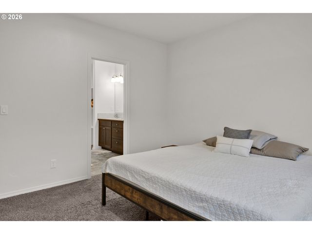 1981 S 59TH St, Springfield, OR 97478