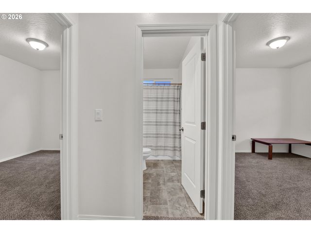 1981 S 59TH St, Springfield, OR 97478