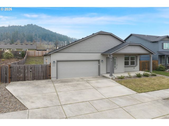 1981 S 59TH St, Springfield, OR 97478