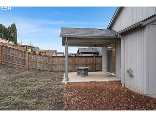 1981 S 59TH St, Springfield, OR 97478