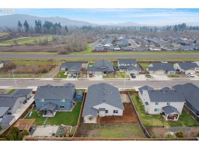 1981 S 59TH St, Springfield, OR 97478