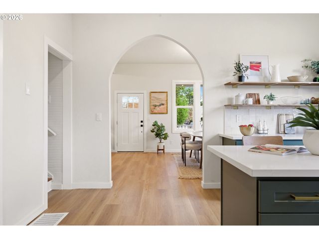 6221 Se 83RD Ave, Portland, OR 97266