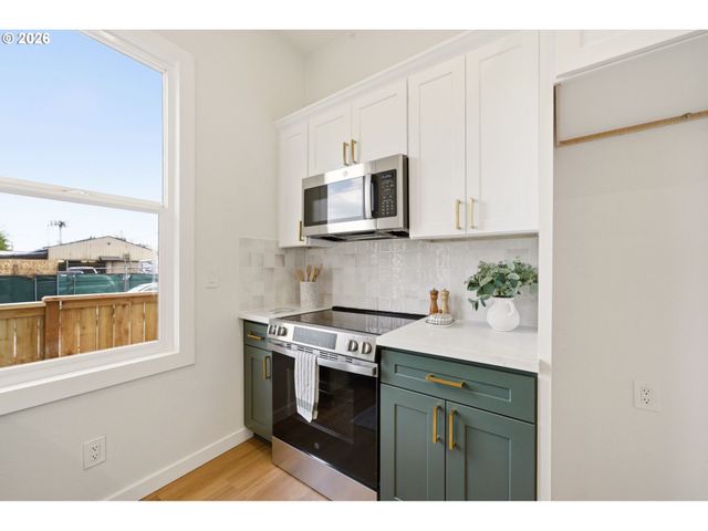 6221 Se 83RD Ave, Portland, OR 97266