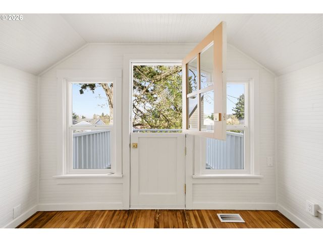 6221 Se 83RD Ave, Portland, OR 97266