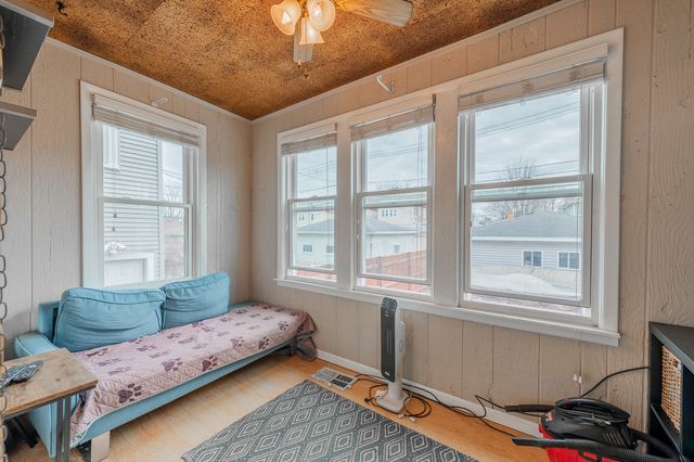 5055 W Argyle Street, Chicago, IL 60630