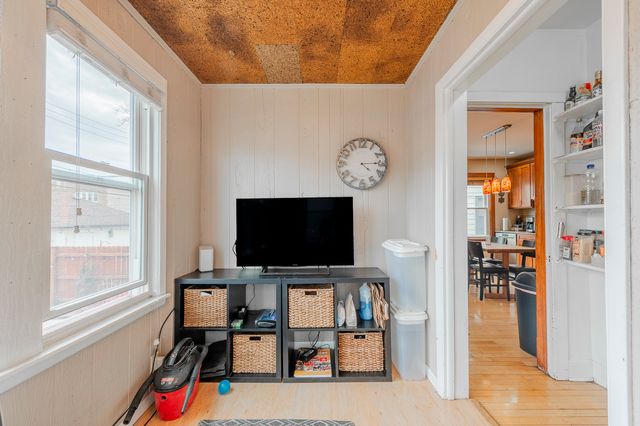 5055 W Argyle Street, Chicago, IL 60630