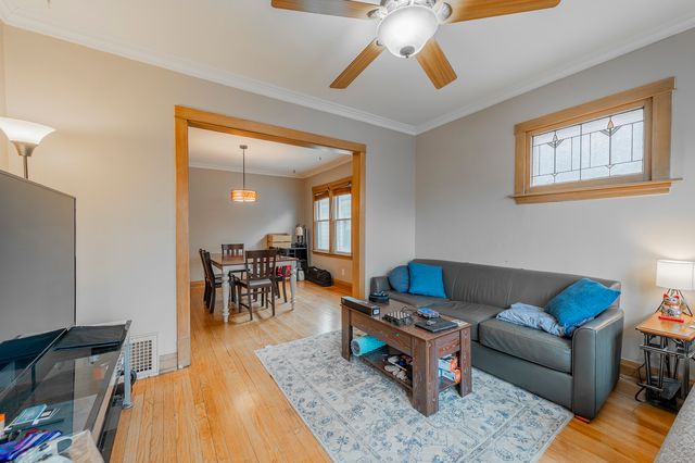 5055 W Argyle Street, Chicago, IL 60630