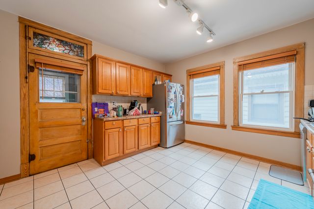 5055 W Argyle Street, Chicago, IL 60630