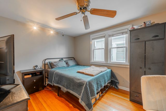 5055 W Argyle Street, Chicago, IL 60630