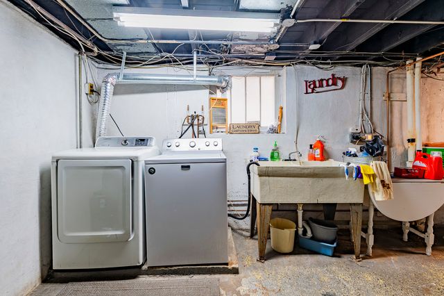 5055 W Argyle Street, Chicago, IL 60630