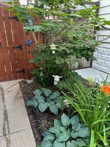 5055 W Argyle Street, Chicago, IL 60630