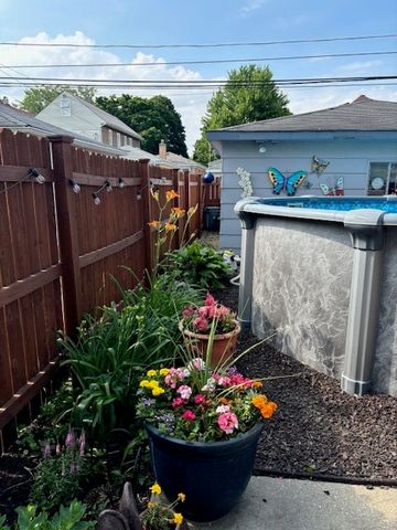 5055 W Argyle Street, Chicago, IL 60630