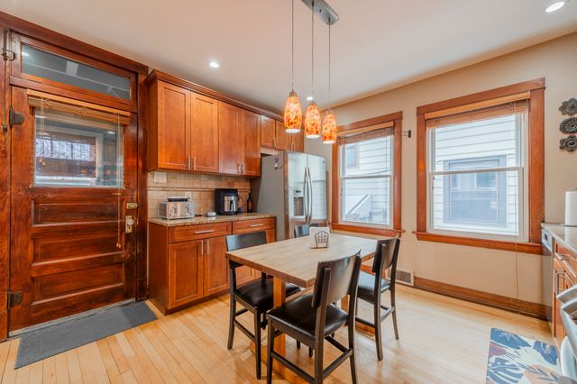 5055 W Argyle Street, Chicago, IL 60630