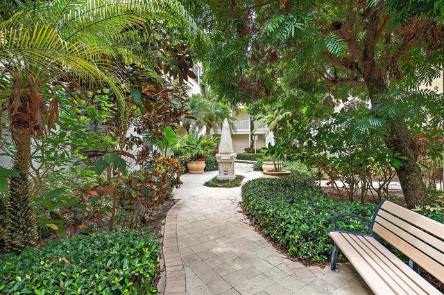 275 Murcia Drive 202, Jupiter, FL 33458