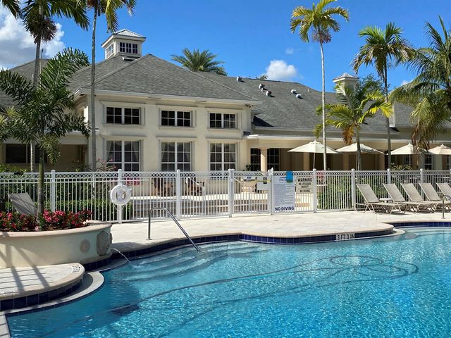 275 Murcia Drive 202, Jupiter, FL 33458