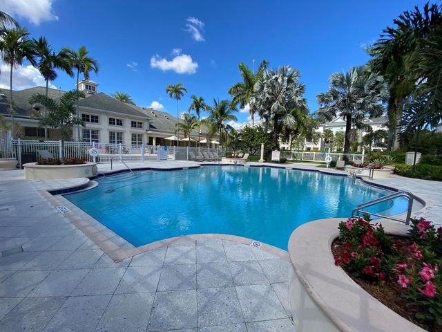 275 Murcia Drive 202, Jupiter, FL 33458